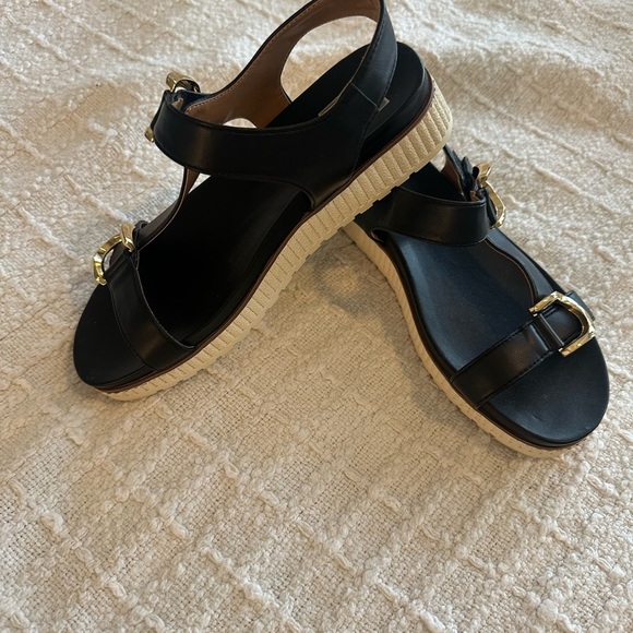 DV dolce vita Sz 6.5 Black Sandals with Gold Buckles - Picture 2 of 8